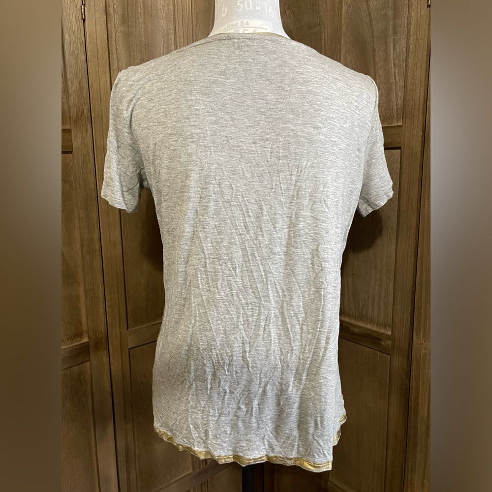Women’s Gray/Gold Trim Tee. - Picture 3 of 8
